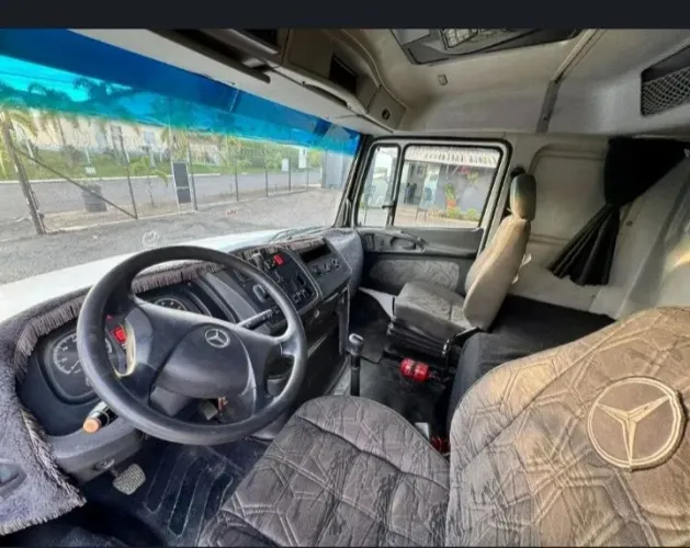 Mercedes-Benz 1635(parcelamento)