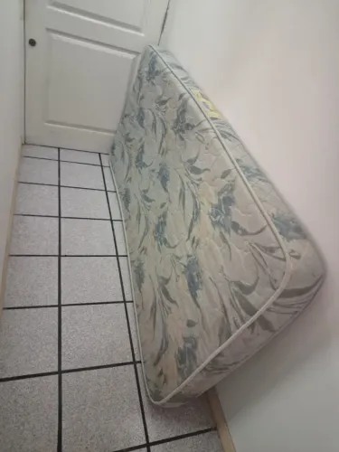 Colchão solteiro para doação