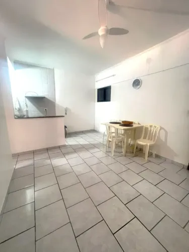 Apartamento 01 dormitório, maravilhoso, 300 mts da praia, elevador