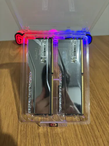 Memória RAM DDR5 G.Skill Trident Z5 Royal NEO 32GB (2x16GB), 6400 MT/s, CL30, EXPO, Silver