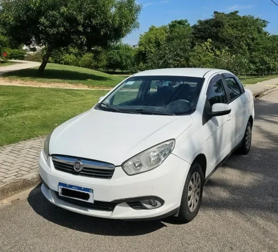 Fiat Grand Siena Tetrafuel 1.4 EVO F. Flex 8V 2014