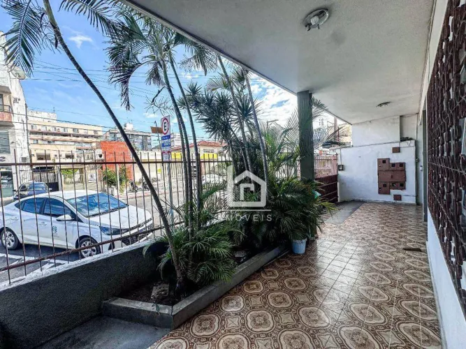 Excelente Oportunidade CASA COMERCIAL 3 PAVIMENTOS NO CENTRO DE VILA VELHA Rua Araribóia