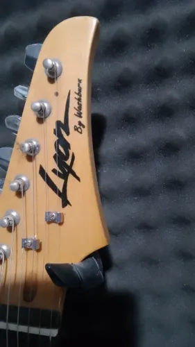 GUITARRA - WASHBURN - LYON - HSS - STRATOCASTER - BLACK