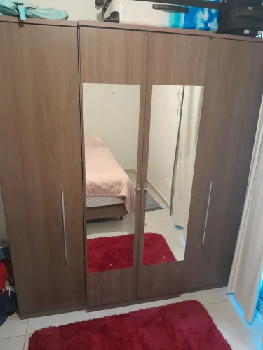 Roupeiro excelente, paguei 1400 vendo por 700  com 6 meses de uso