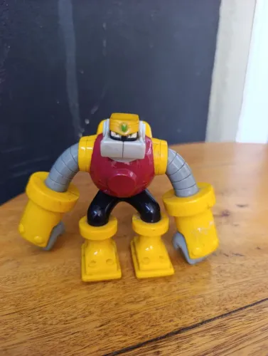 GUTS MAN MEGAMAN MCDONALD'S 2006 