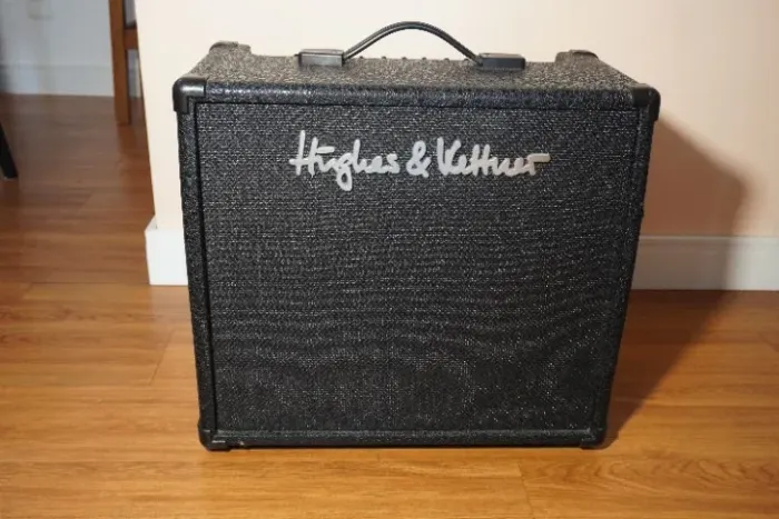Amplificador Hughes & Kettner Edition Blue 60R