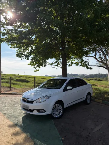 Fiat Grand Siena Essence 1.6 Flex 16V 2016