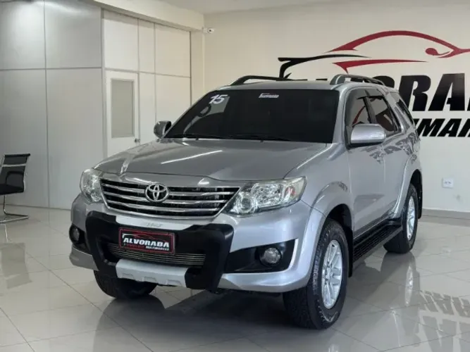 Toyota Hilux SW4 SR 4X2 2.7/ 2.7 Flex 16V Aut. 2015