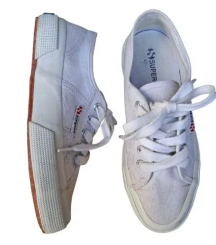 Tenis em lona branco Superga Clássico 