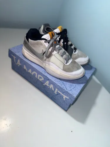 Tênis Nike JA 1 Light Smoke Grey N° 39