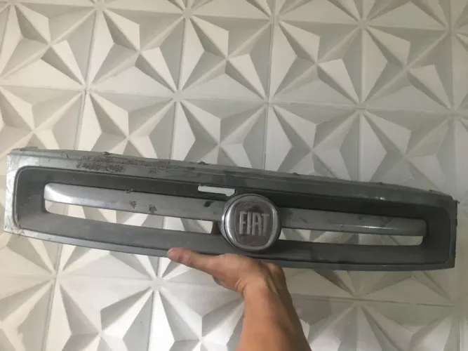 Grade frontal + Logo da Fiat PALIO ECONOMY 2008 a 2014