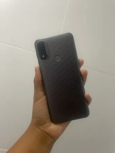 CELULAR E20 NO PRECINHO 