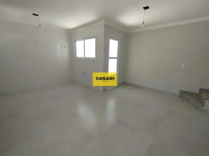 Sobrado Novo à Venda na Vila Pires Santo André | 3 Dormitórios (1 Suíte) | 2 Vagas