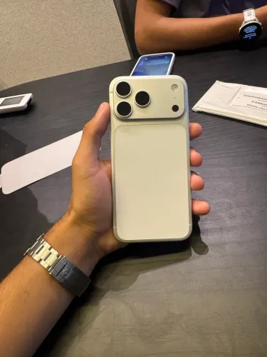 VENDO IPHONE 17 PRO MAX