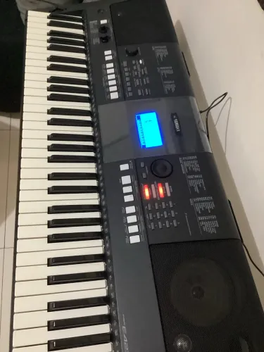 Teclado Yamaha PSR E423