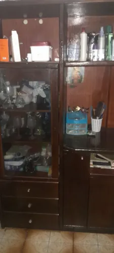 Movel cristaleira de mogno