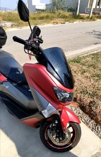 Nmax com Baú 