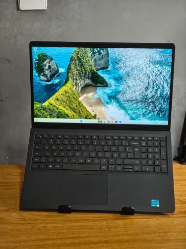 Notebook Dell semi novo 11 gen | ssd | biometria | Full hd