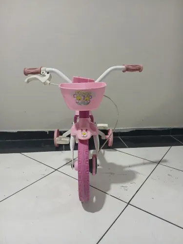 Bicicleta infantil menina