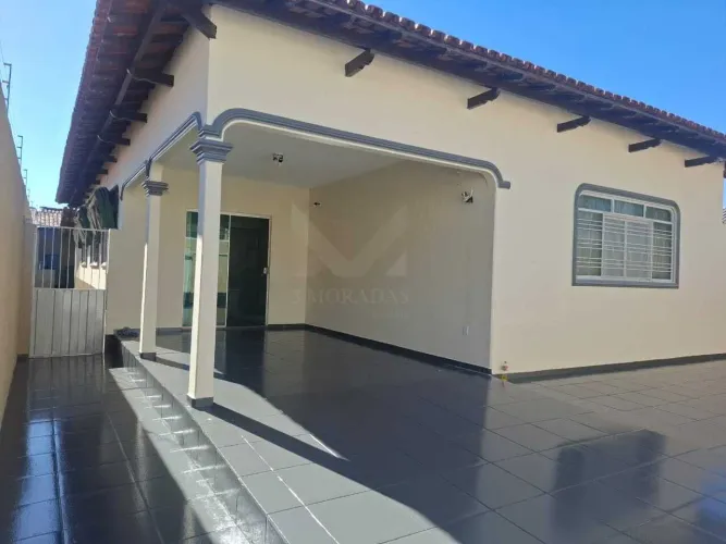 Casa 3Q na Vila Isaura ao lado do Setor Campinas