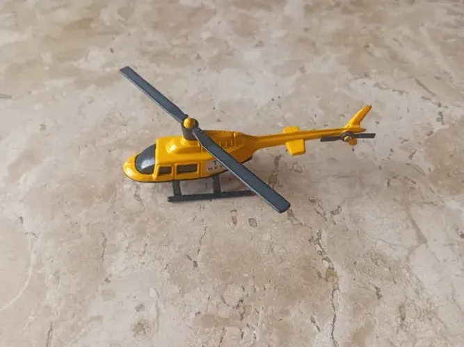 Miniatura de Helicóptero de TV
