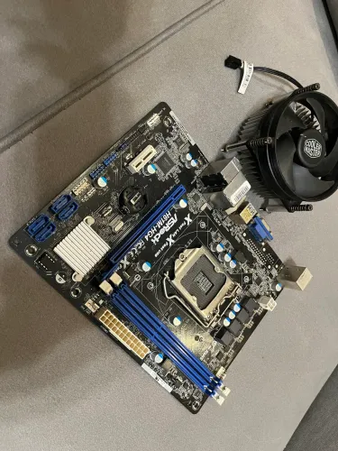 Placa mãe Asrock H61M-HG4 1155