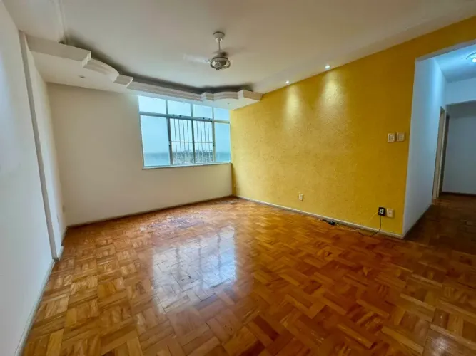 Apartamento amplo, 2/4, 2 banheiros, dependência, garagem, Pituba