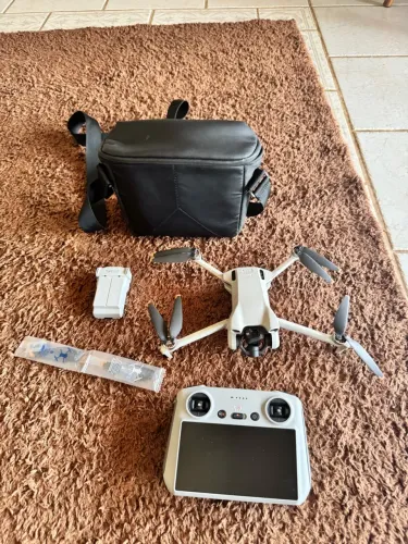 DJI MINI 3 COM CONTROLE COM TELA