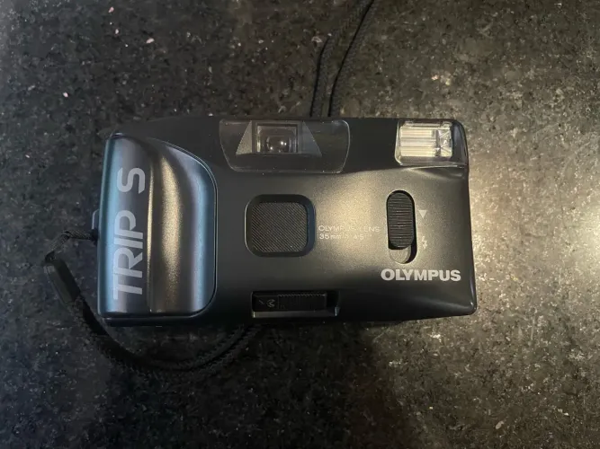Olympus Trip S (analógica)