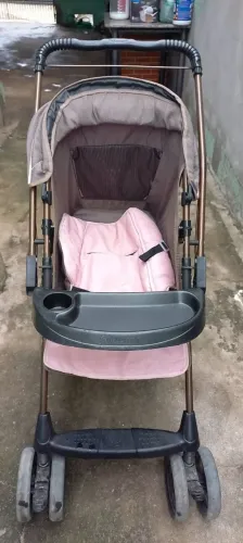 Carrinho de Bebê Menina