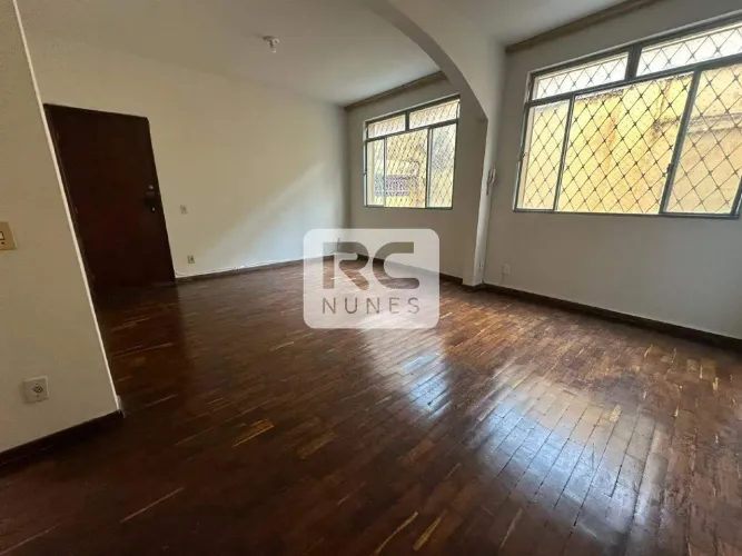Apartamento com área de 100m², 03 quartos, 01 suíte, 02 vagas de garagem no Bairro Florest
