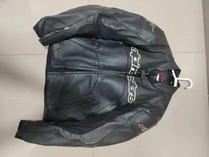 Jaqueta Alpinestars GP Plus 40EUA 50BR c/opção de calça para virar macacão