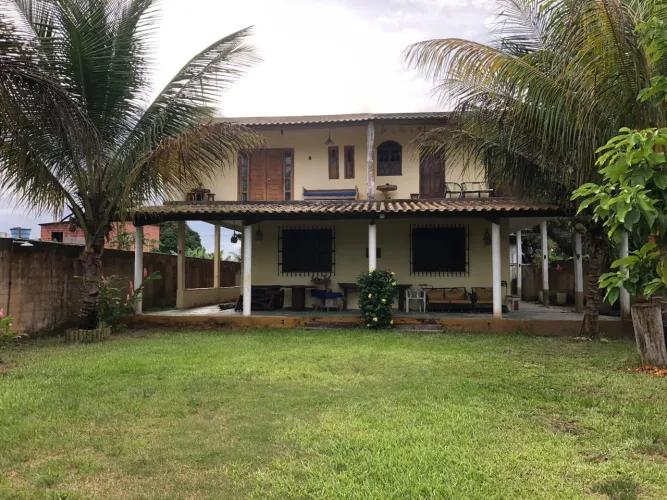 Aluga-se Casa pé na areia mobiliada 