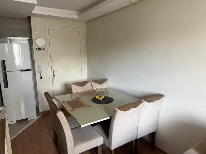 Vendo Mesa para até 8 Cadeiras