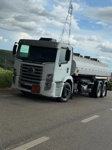 Caminhao tanque combustível 15 mil litros Constellation 24-250