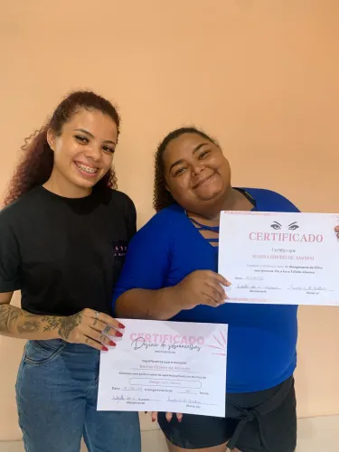 CURSO EXTENSÃO DE CÍLIOS