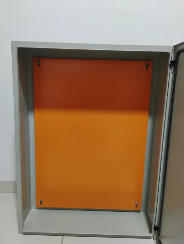 Quadro de comando elétrico 80x60x20