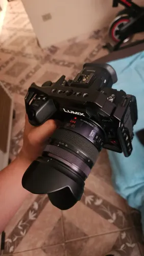Lumix GH6 + 12-35mm 2.8 + Cage