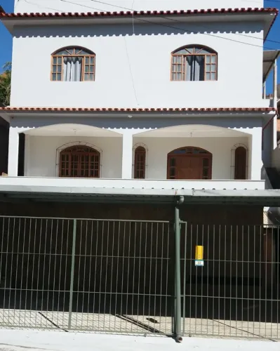 ap 80m² 2 quartos c/ar, sala copa cozinha área serviço, garagem coberta, jardim itapemirim