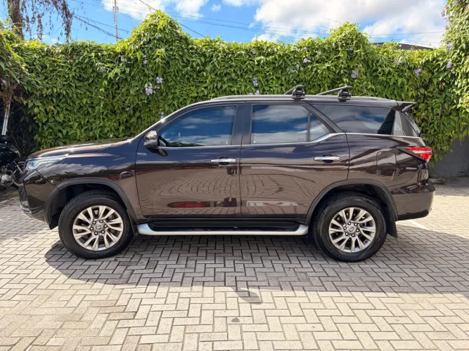 Toyota Hilux SW4 SRX 4X4 2.8 TDI 16V Dies. Aut. 2021