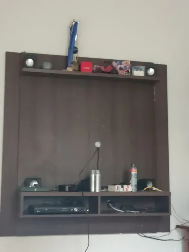 Painel/Rack Suspenso para TV MDF Escuro ? R$ 499,99