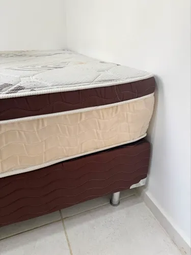 Cama Casal Queen Molas Ensacadas Seminova