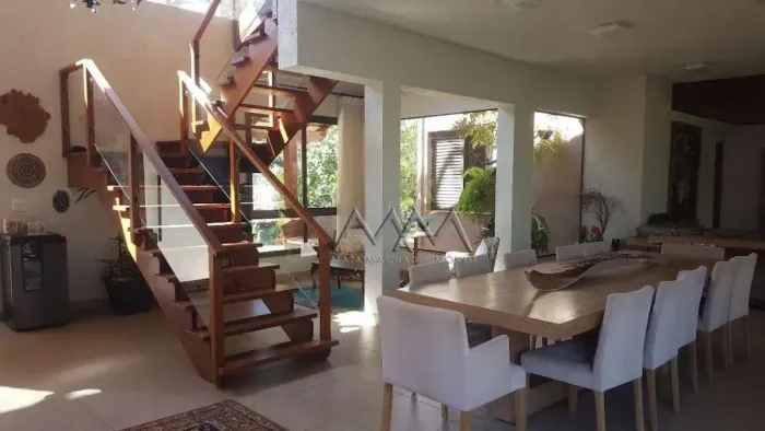 Casa à Venda no Condomínio Canto Das Águas com 5 Suítes - 450m² de área construída
