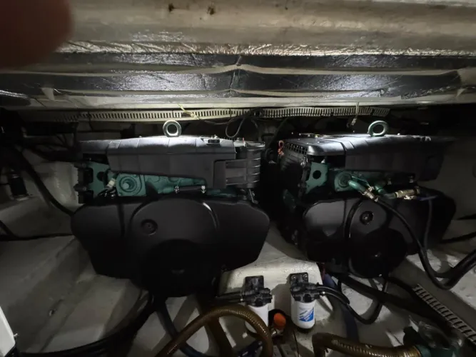 Motores Volvo Penta D4-300 + Rabetas DPH Conjunto Completo