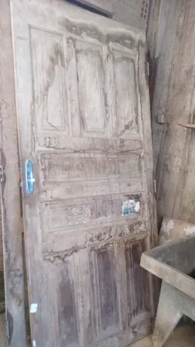 Porta de Peroba