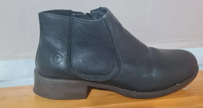 Bota Cano Curto de Couro Preto LARANJA LIMA