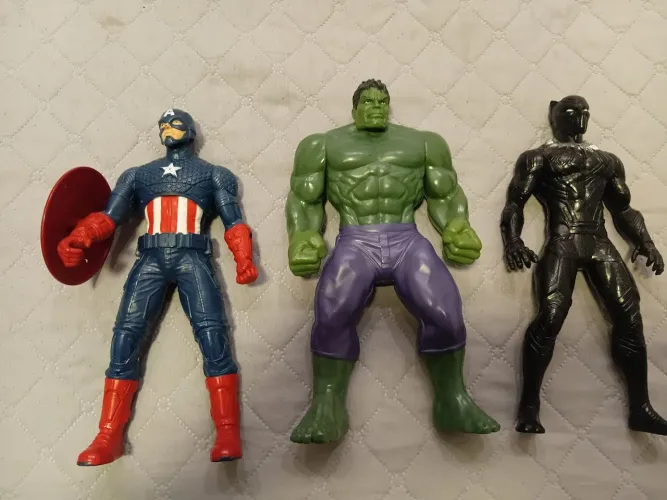 3 Bonecos heróis marvel