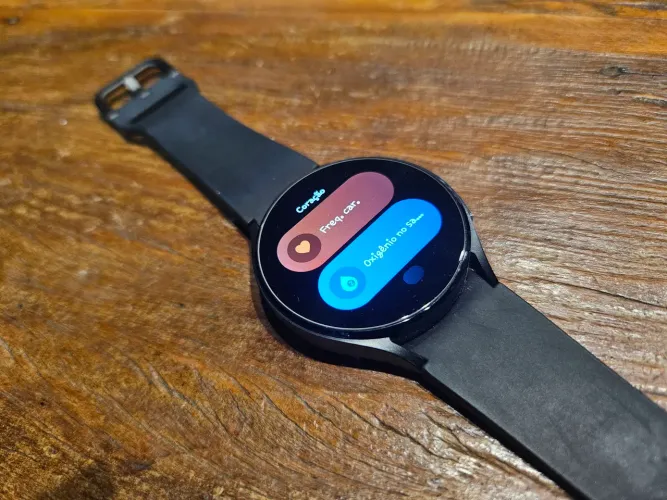 Relógio smartwatch Samsung Galaxy watch 4, 44 mm de diâmetro com leitor de ECG e pressão