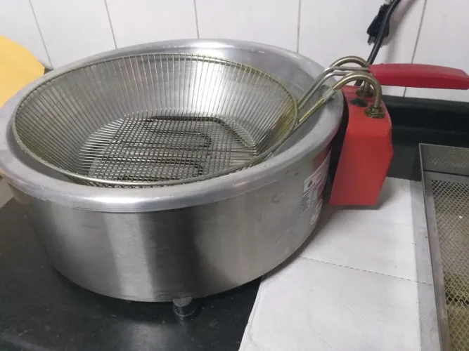 Fritadeira industrial elétrica Prógas 127v - 7litros