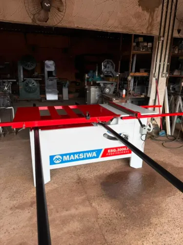 Esquadrejadeira Makisiwa 3000 i eixo inclinável 